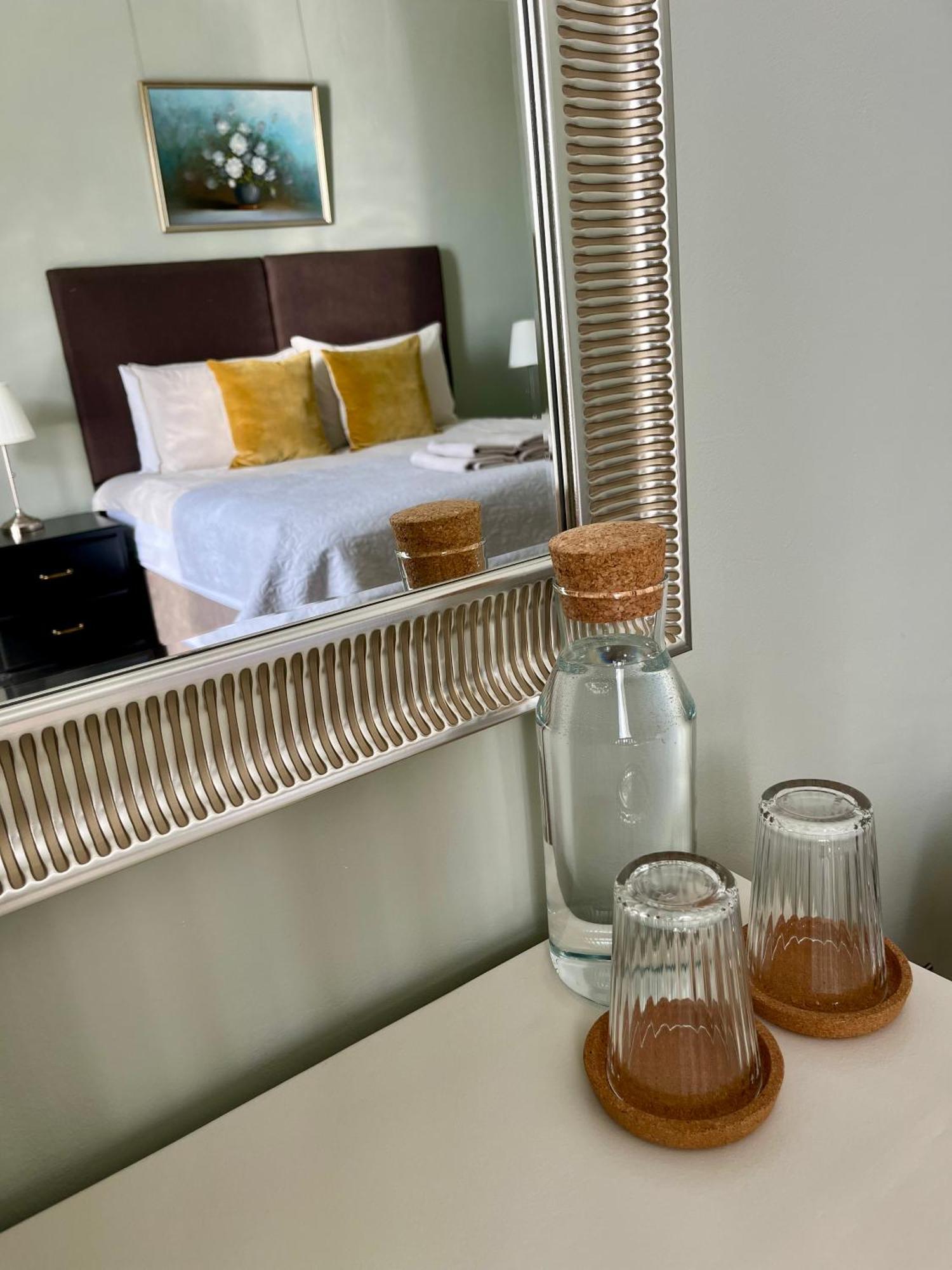 Проживание в семье Acorn House *