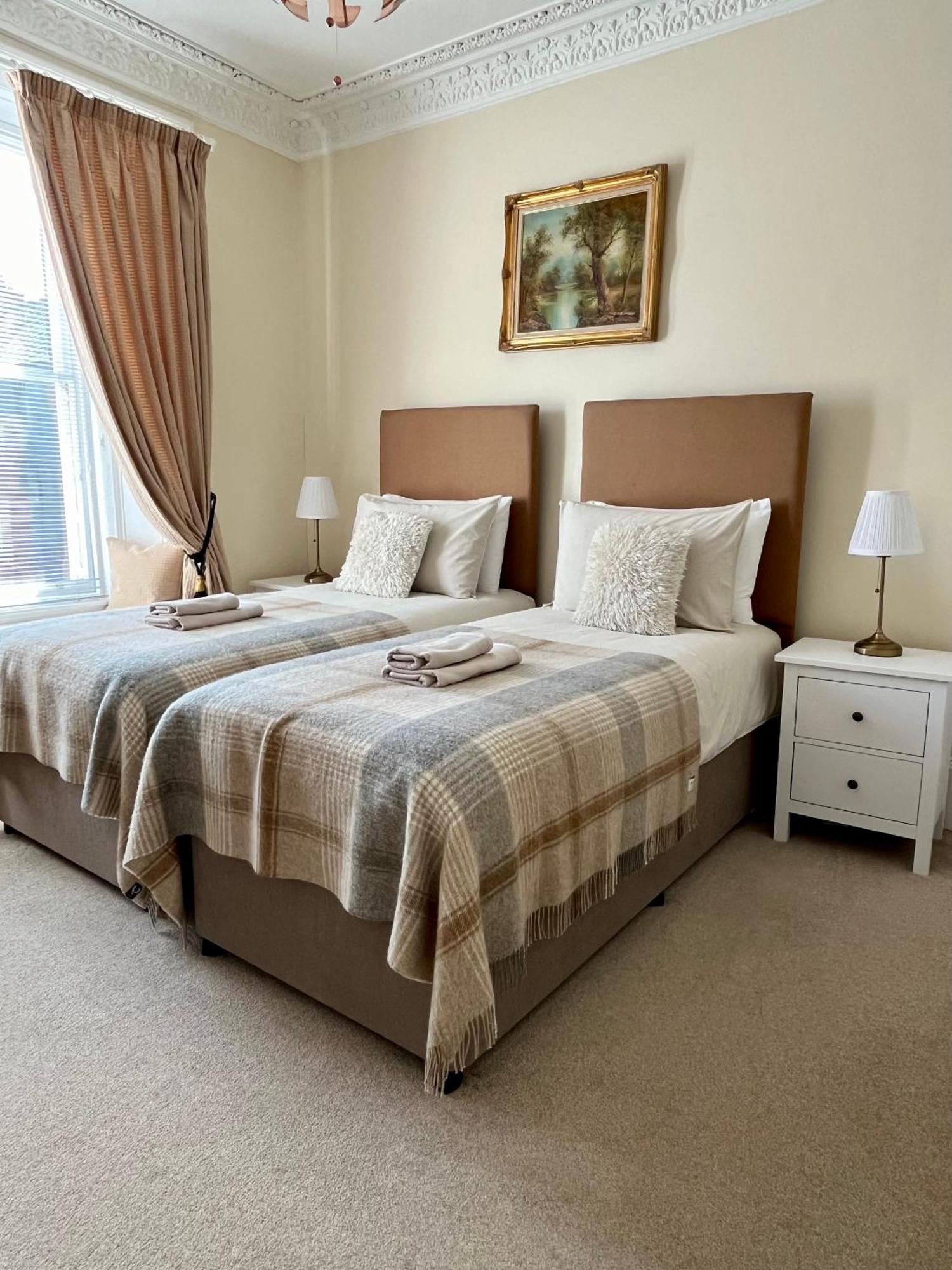 Acorn House Проживание в семье