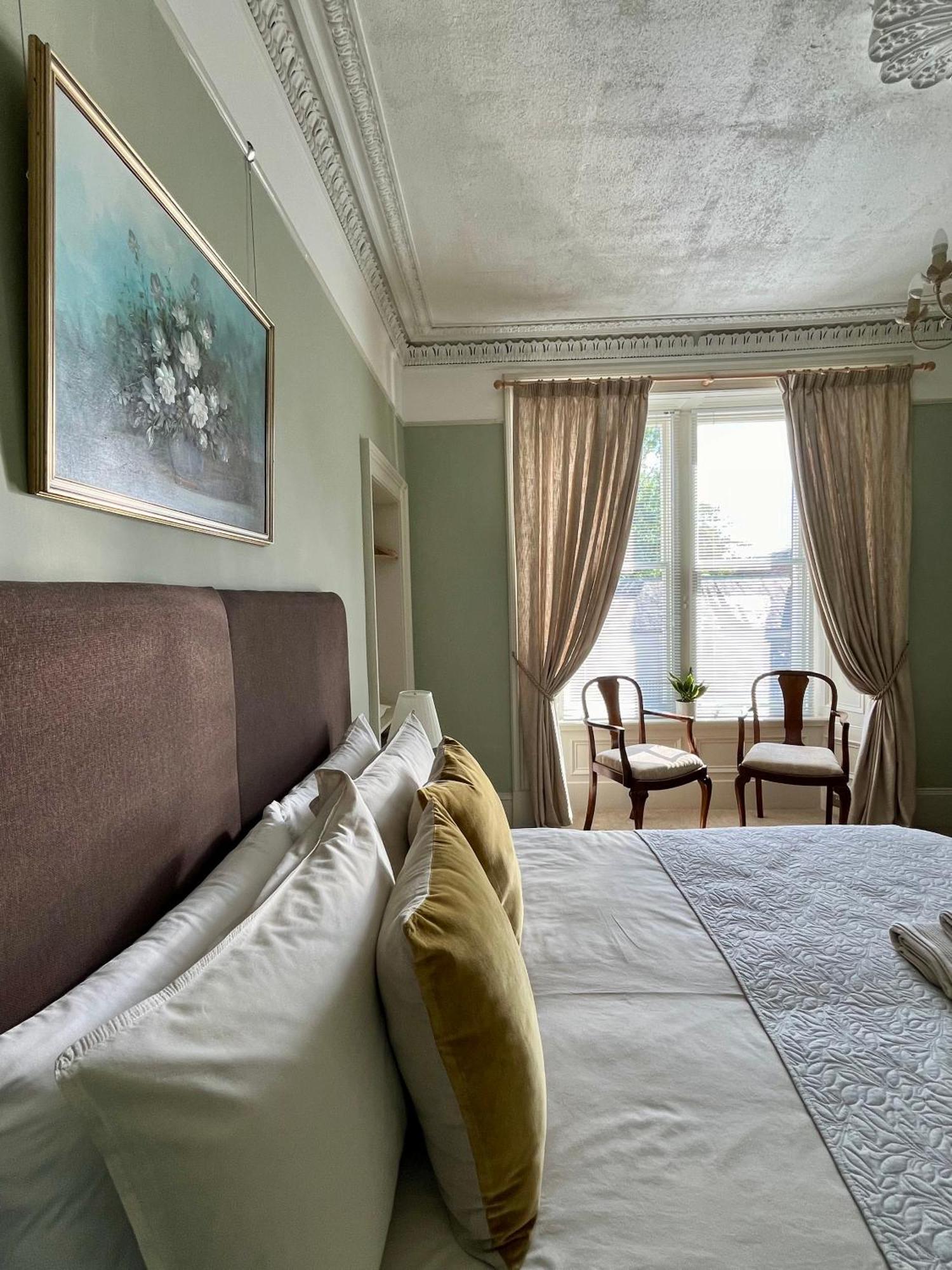 Acorn House Проживание в семье